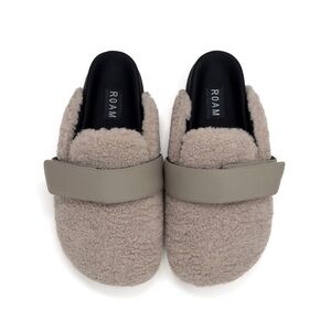 Roam Fuzzy Loafer Mule in Cement Faux Shearling